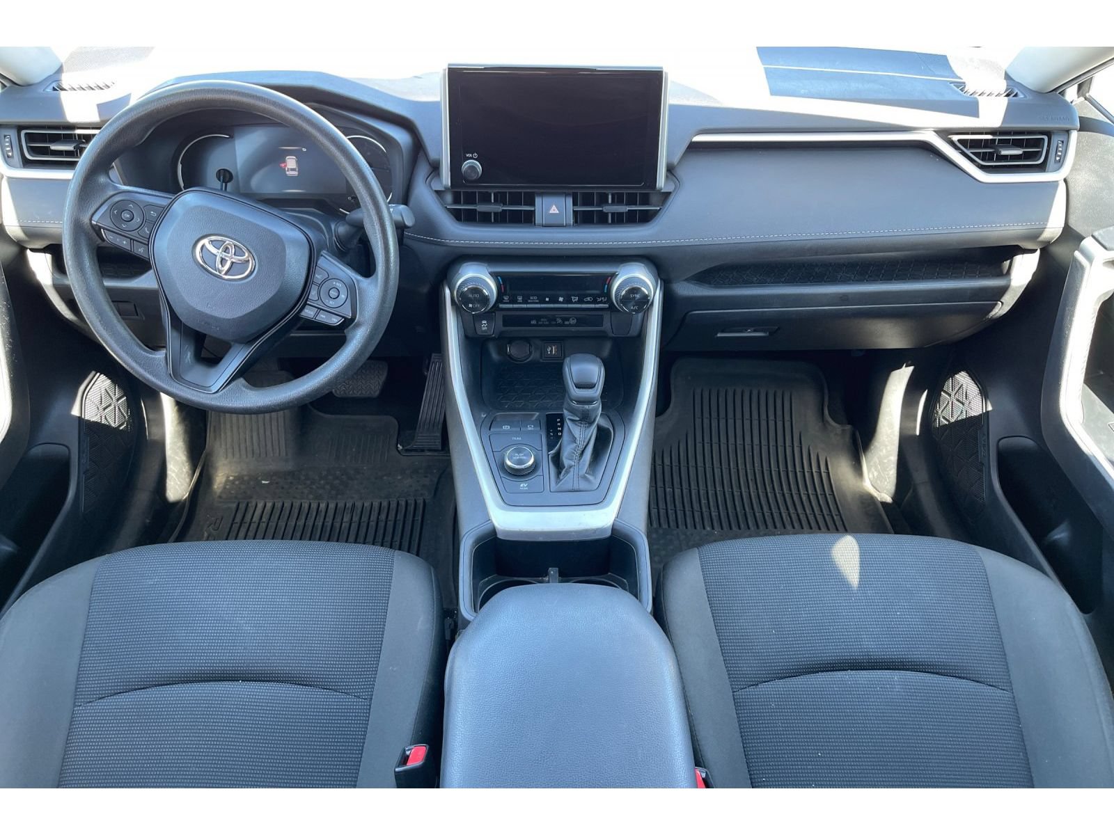 Used 2023 Toyota RAV4 LE AWD/4WD image 16