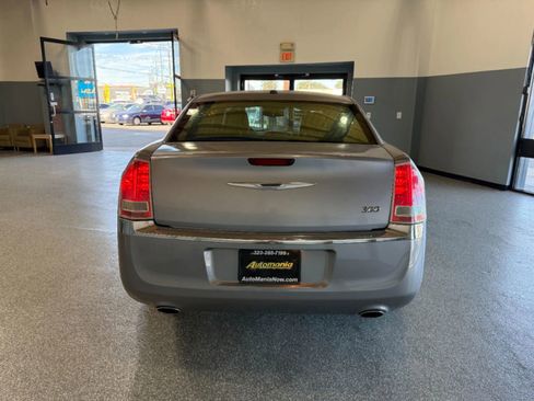 Used 2013 Chrysler 300 image 6