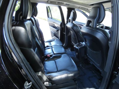 Used 2018 Volvo XC90 T6 Momentum w/ Convenience Package image 31