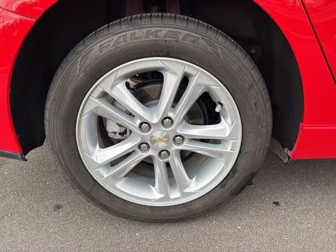 Used 2018 Chevrolet Cruze LT w/ Convenience Package image 11