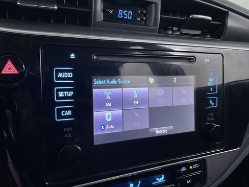 Used 2018 Toyota Corolla SE FWD image 14