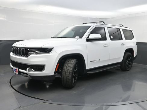 Used 2022 Jeep Wagoneer Series II RWD image 30