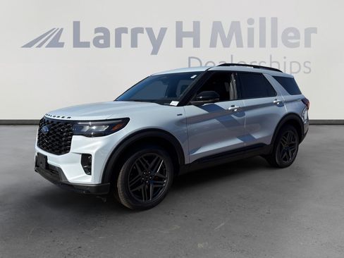 New 2026 Ford Explorer ST-Line w/ ST-Line Street Pack image 1