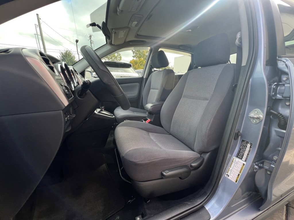 Used 2007 Toyota Matrix XR FWD image 12