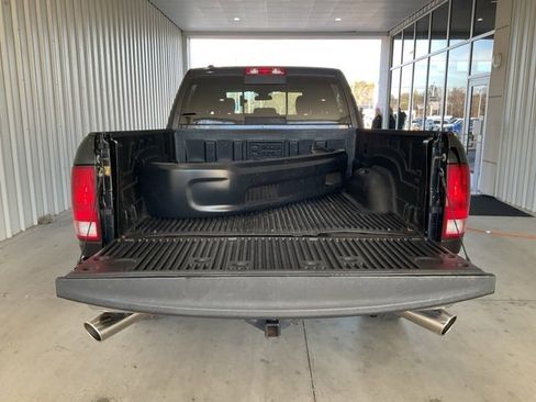 Used 2019 RAM 1500 Classic SLT image 18