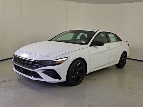 New 2026 Hyundai Elantra SEL Sport Premium FWD image 3