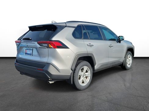 Used 2019 Toyota RAV4 XLE image 4