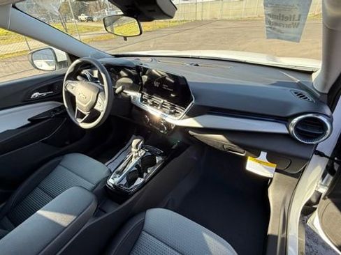 New 2026 Chevrolet Trax LT image 16