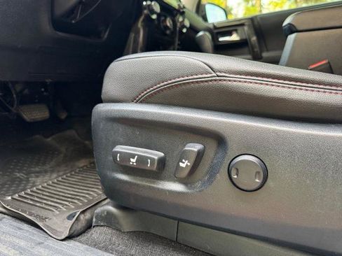 Used 2021 Toyota 4Runner Venture w/ Moonroof Package AWD/4WD image 19
