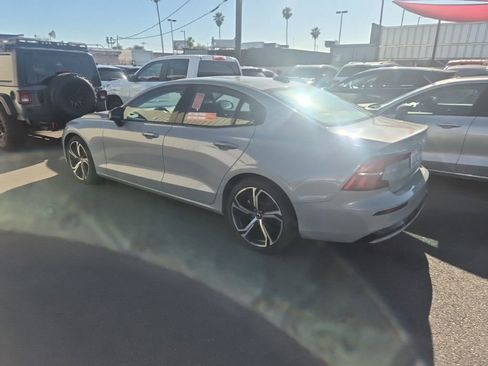 Used 2024 Volvo S60 B5 Core image 6