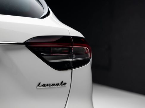 Used 2022 Maserati Levante GT AWD/4WD image 31