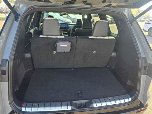 New 2026 Lexus TX 500h AWD image 18