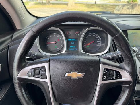 Used 2017 Chevrolet Equinox LT image 17