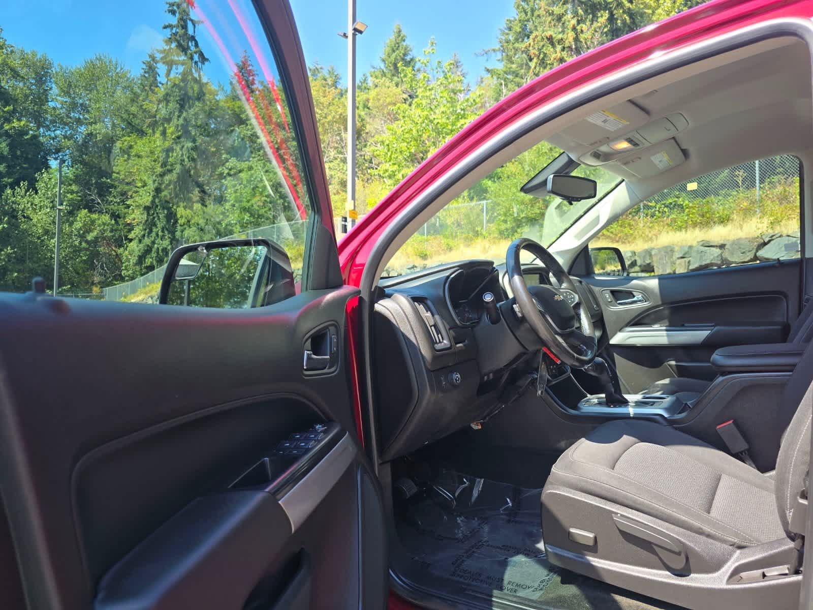 Used 2018 Chevrolet Colorado LT w/ LT Convenience Package RWD image 20
