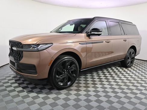 New 2026 Lincoln Navigator L Black Label AWD/4WD image 2