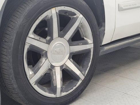Used 2016 Cadillac Escalade ESV Premium AWD/4WD image 31