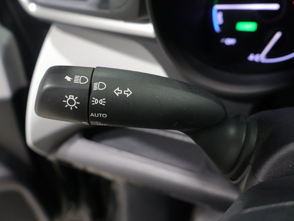 Used 2025 Toyota Sienna LE FWD image 33