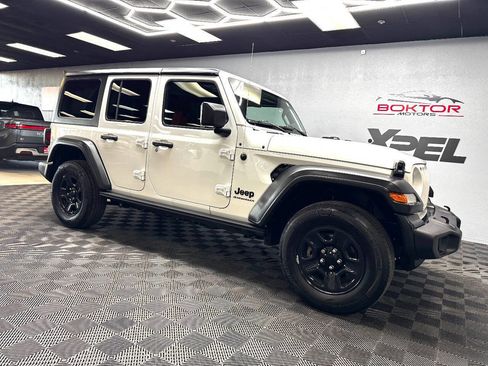 Used 2023 Jeep Wrangler Unlimited Sport image 1