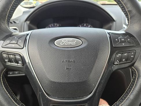 Used 2019 Ford Explorer Platinum AWD/4WD image 11