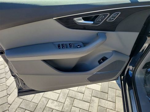 Used 2023 Audi Q7 2.0T Premium Plus w/ Premium Plus Package image 23