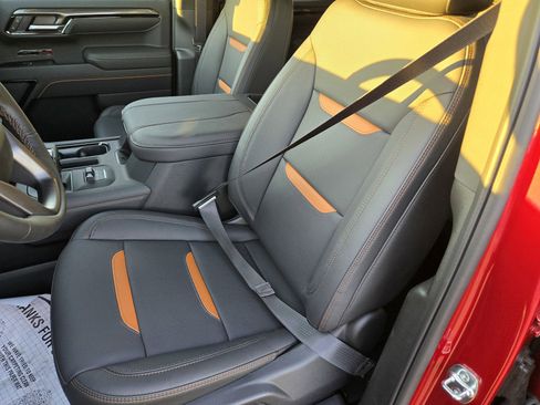 New 2026 GMC Sierra 1500 AT4 w/ AT4 Premium Package image 9