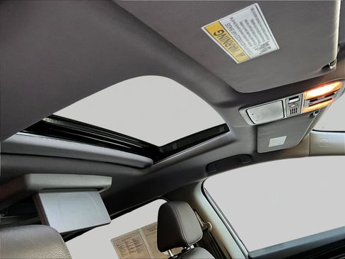 Used 2023 Honda Odyssey Touring image 28