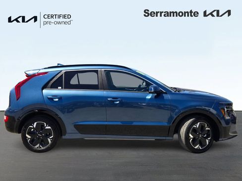 Certified 2024 Kia Niro Wind FWD image 3