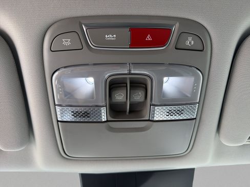 Used 2025 Kia Telluride SX w/ SX Captain's Chair Package FWD image 26