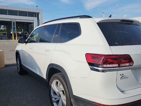 Used 2021 Volkswagen Atlas SE w/ Panoramic Sunroof Package image 2