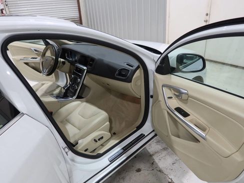 Used 2016 Volvo S60 T5 Premier w/ Convenience Package FWD image 12