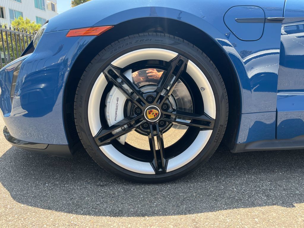 Used 2023 Porsche Taycan RWD image 9