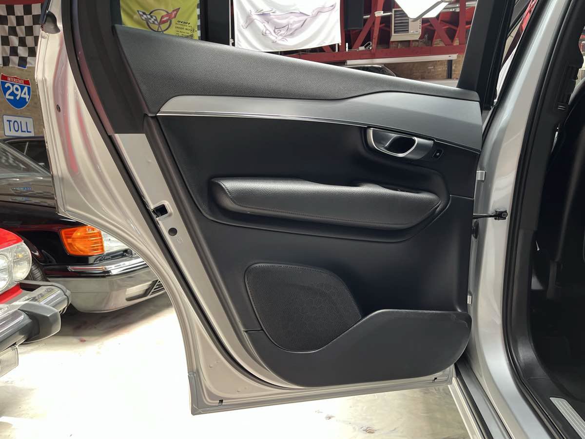 Used 2018 Volvo XC90 T6 Momentum AWD/4WD image 28