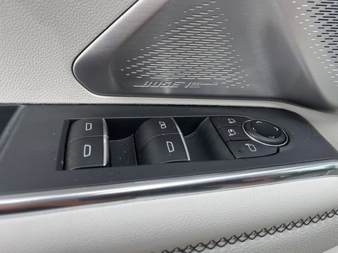 Certified 2025 GMC Acadia Denali w/ Super Cruise Package image 19