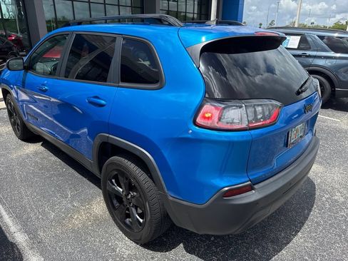 Used 2021 Jeep Cherokee Latitude Plus FWD image 4