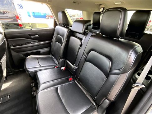 Used 2024 Nissan Pathfinder SL image 20