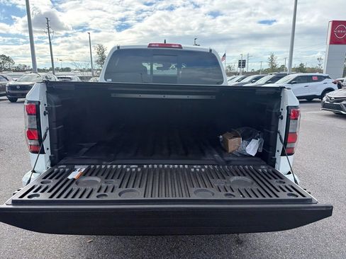 Certified 2025 Nissan Frontier SV w/ SV Convenience Package image 9