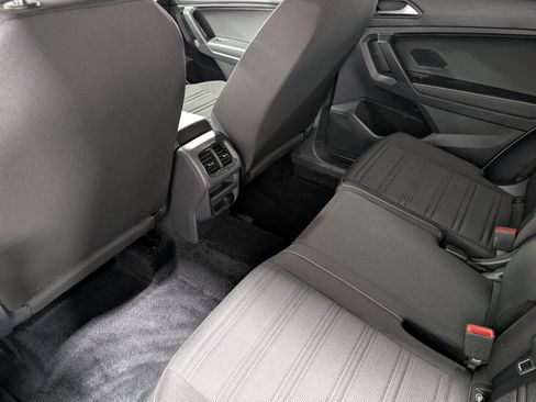 Used 2022 Volkswagen Tiguan S image 12