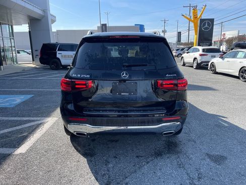 Used 2026 Mercedes-Benz GLB 250 4MATIC image 6