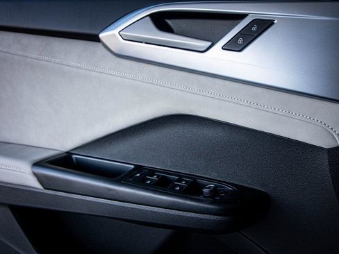 New 2026 Volkswagen Taos SE FWD image 26