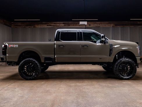 Used 2026 Ford F250 Platinum w/ Platinum Plus Package AWD/4WD image 11