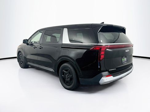 Used 2026 Kia Carnival FWD image 5