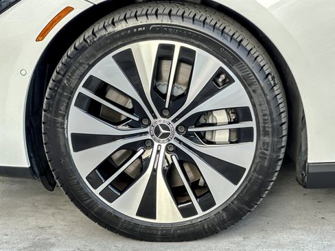 Used 2023 Mercedes-Benz EQE 500 4MATIC Sedan image 26