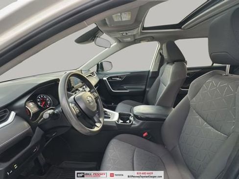Used 2020 Toyota RAV4 XLE w/ Convenience Package image 11