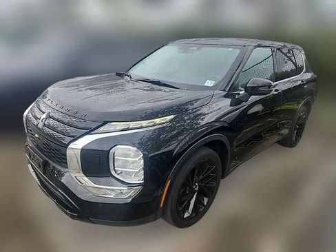 Used 2022 Mitsubishi Outlander SEL Black Edition image 3