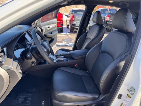 Used 2024 INFINITI QX55 Essential image 9