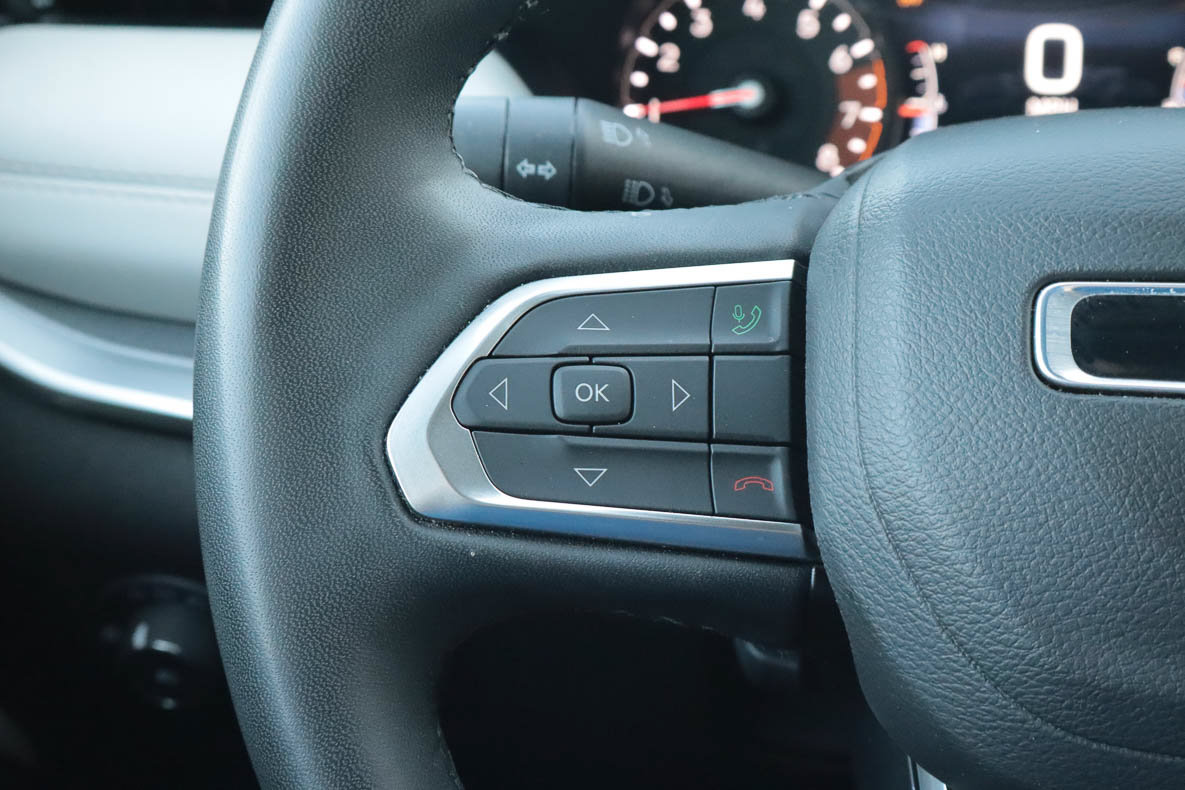 Used 2025 Jeep Compass Limited AWD/4WD image 24