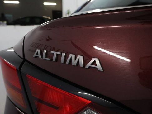 Used 2025 Nissan Altima 2.5 SV AWD/4WD image 10