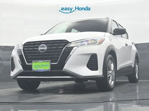 Used 2023 Nissan Kicks S image 28