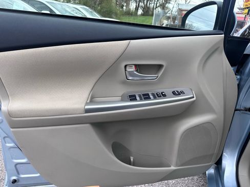 Used 2014 Toyota Prius V Two image 34