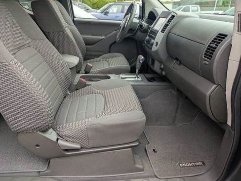 Used 2019 Nissan Frontier SV image 23